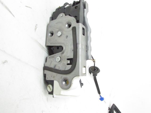 Serrure de porte arrière gauche
