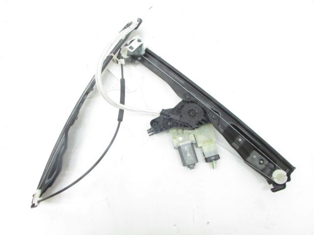 Lève-vitre électrique avant droit