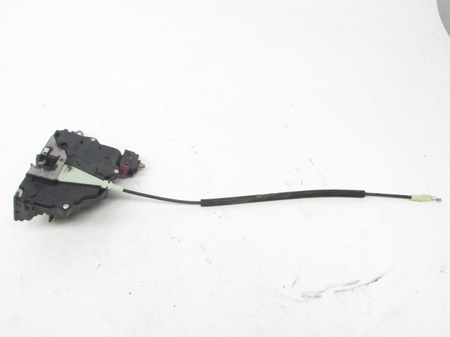 Serrure de porte avant gauche