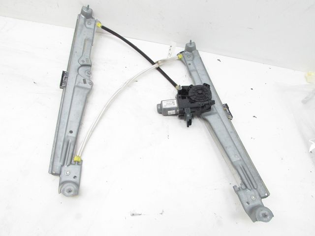 Lève-vitre électrique avant droit