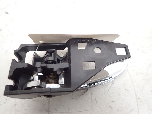 Poignée intérieure porte avant droite