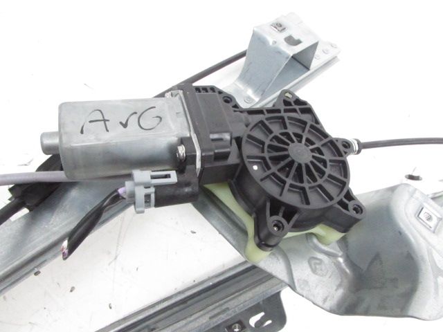 Lève-vitre électrique avant gauche