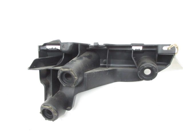 Support gauche de pare-choc arrière