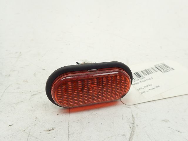 Repetiteur d'aile gauche