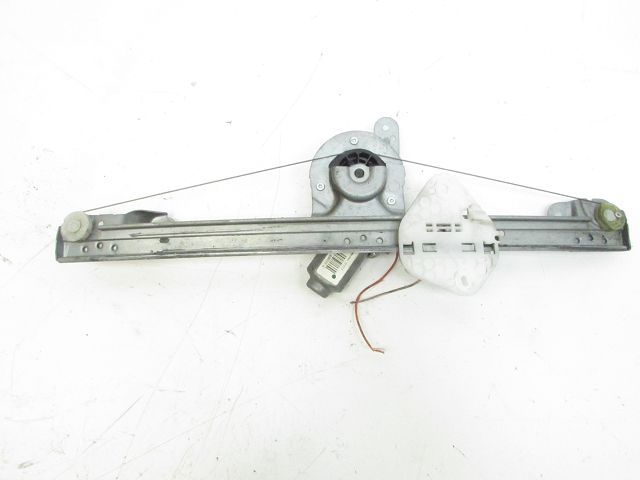 Lève-vitre électrique avant droit