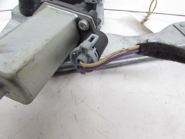 Lève-vitre électrique avant gauche