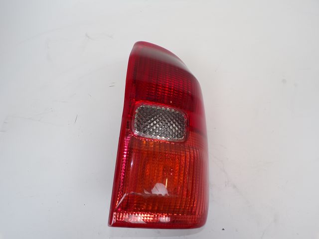 Feu arrière droit