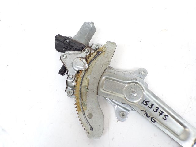 Lève-vitre électrique avant gauche