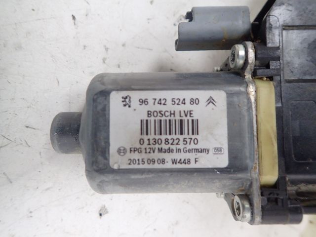 Lève-vitre électrique avant droit