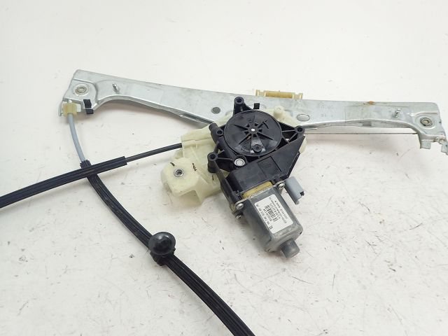 Lève-vitre électrique avant gauche
