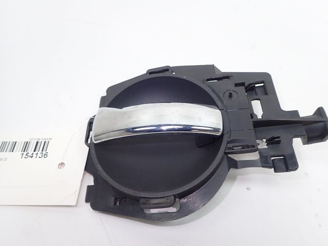 Poignée intérieure porte avant droite