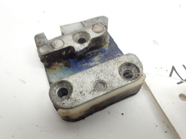 Serrure de porte avant droite