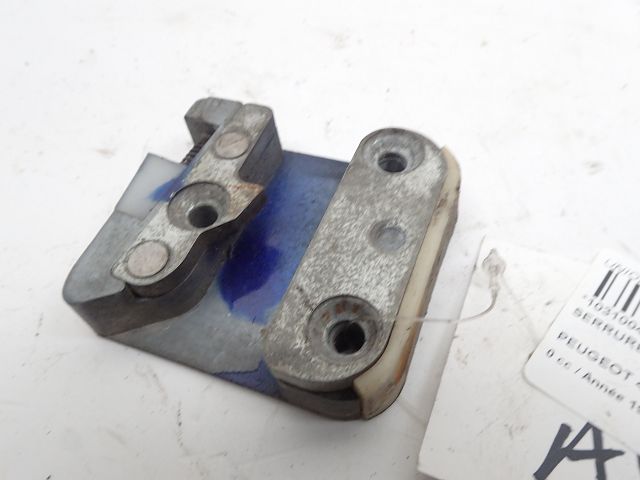 Serrure de porte avant gauche