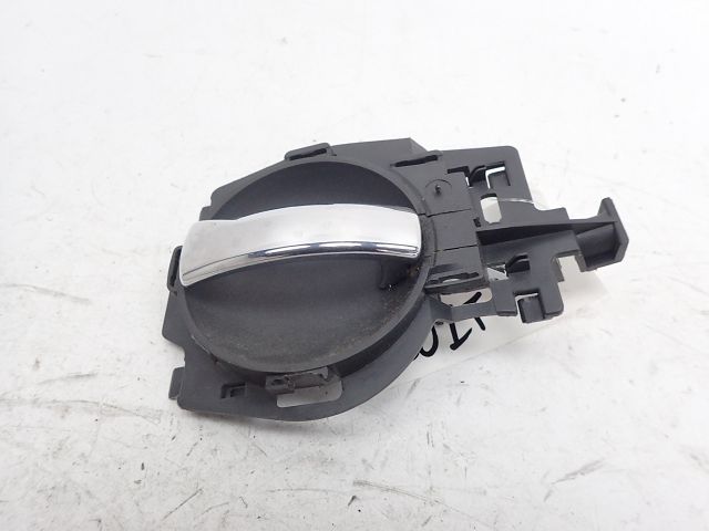 Poignée intérieure porte avant droite