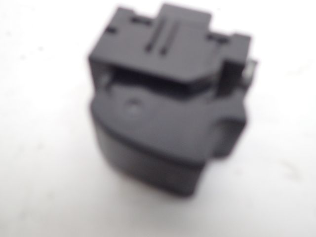 Commande lève-vitre avant droit