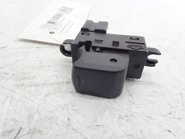 Commande lève-vitre avant droit