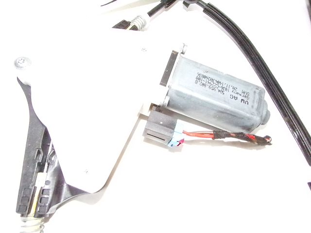 Lève-vitre électrique avant droit