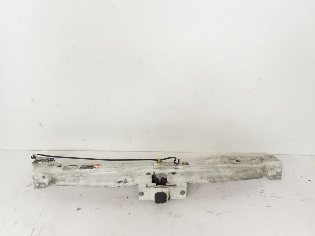 Traverse superieure armature avant