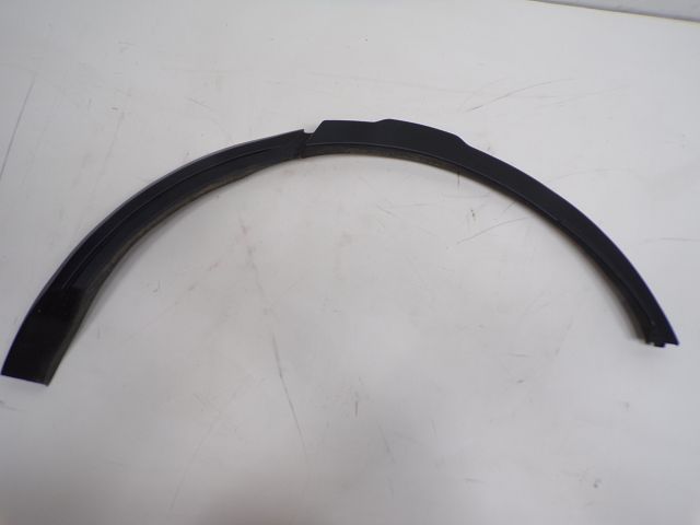 Elargisseur d'aile arrière gauche