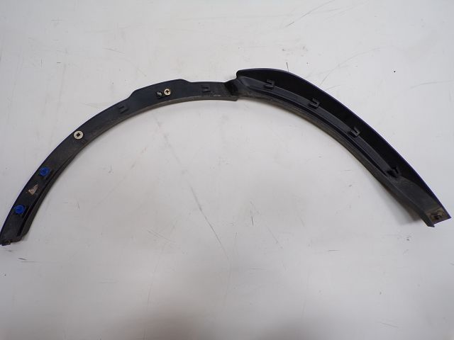 Elargisseur d'aile arrière gauche