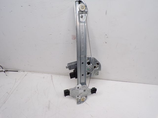 Lève-vitre électrique avant droit