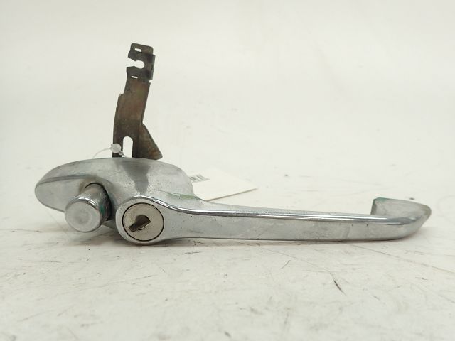 Poignee exterieure avant gauche