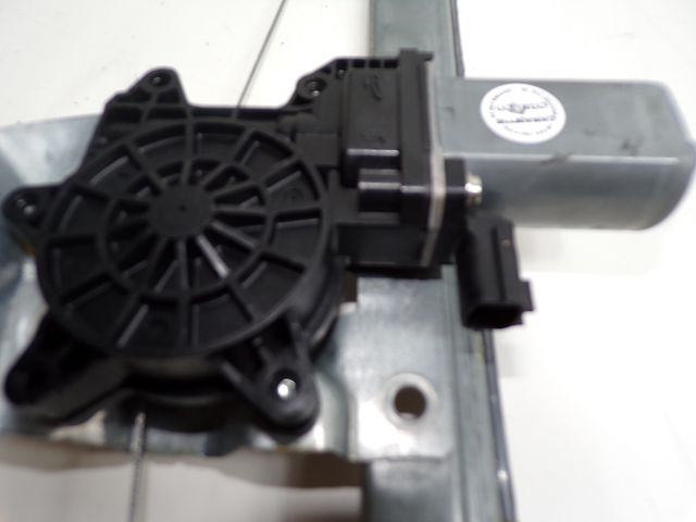 Lève-vitre électrique avant droit