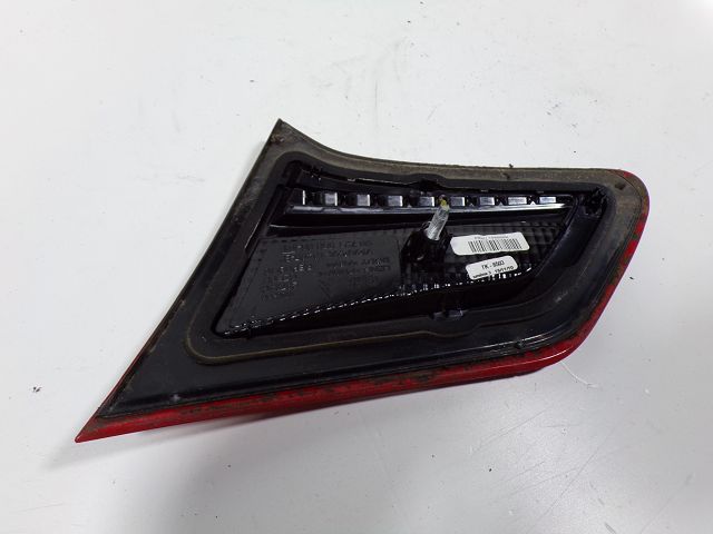 Feu arrière intérieur gauche