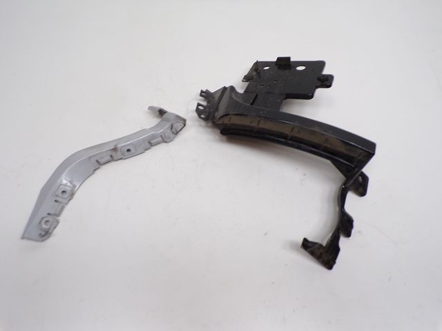 Support droit de pare-choc arrière