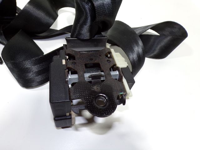 Ceinture avant droite