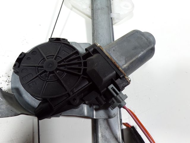 Lève-vitre électrique avant droit