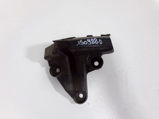 Support droit de pare-choc arrière