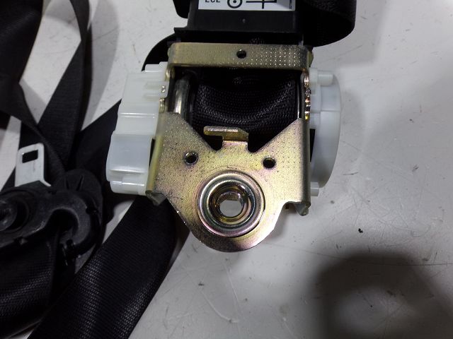 Ceinture avant droite