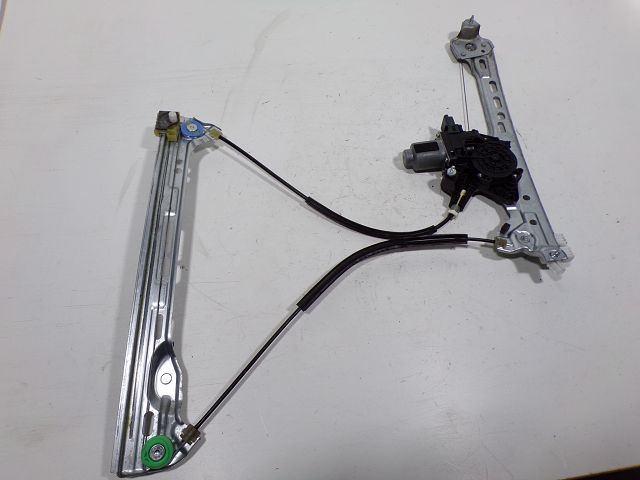 Lève-vitre électrique avant droit