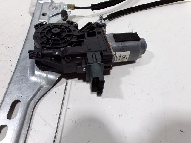 Lève-vitre électrique avant droit