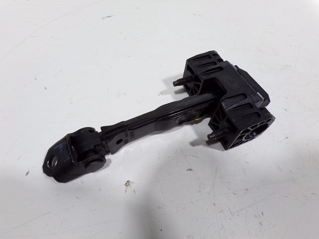 Tirant de porte avant droit