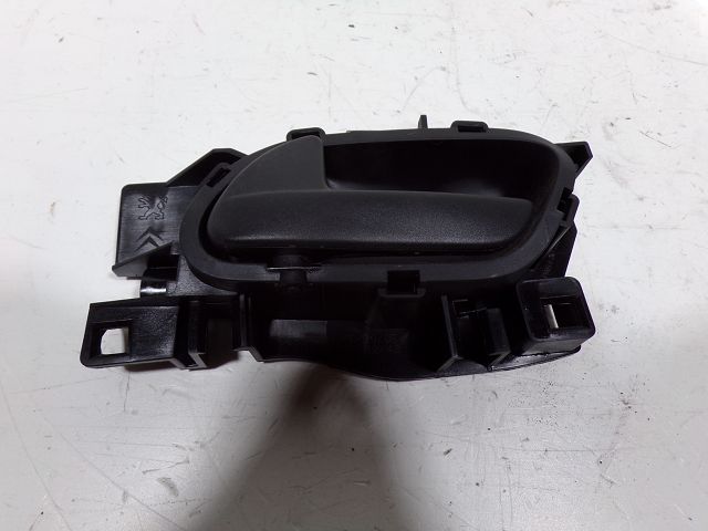 Poignee interieure porte arriere gauche