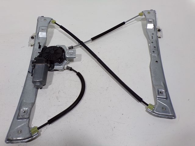 Lève-vitre électrique avant droit