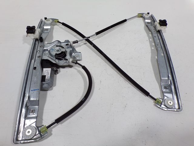Lève-vitre électrique avant gauche