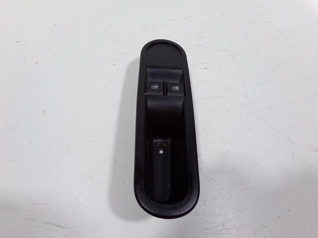 Commande lève-vitre avant gauche