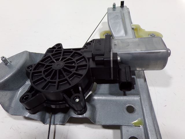 Lève-vitre électrique avant droit