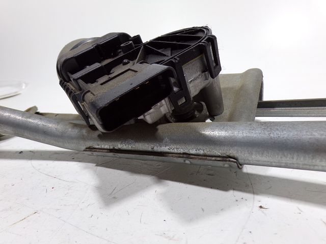 Mécanisme + moteur d'essuie glace avant