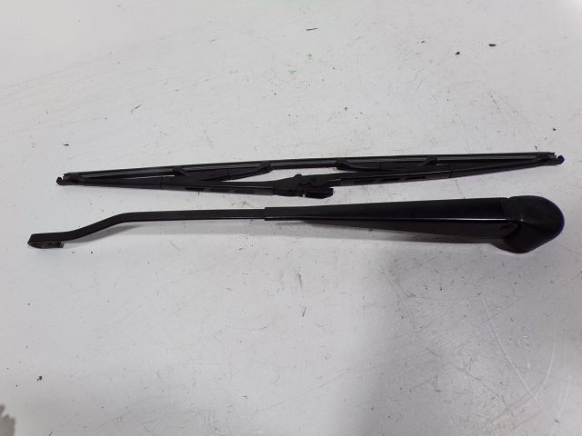 Bras d'essuie-glace arrière