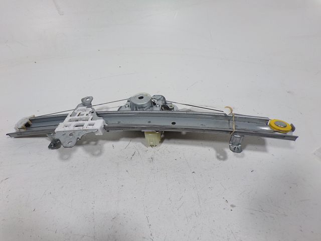 Lève-vitre électrique avant gauche