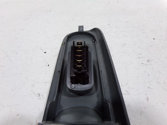 Commande lève-vitre avant droit