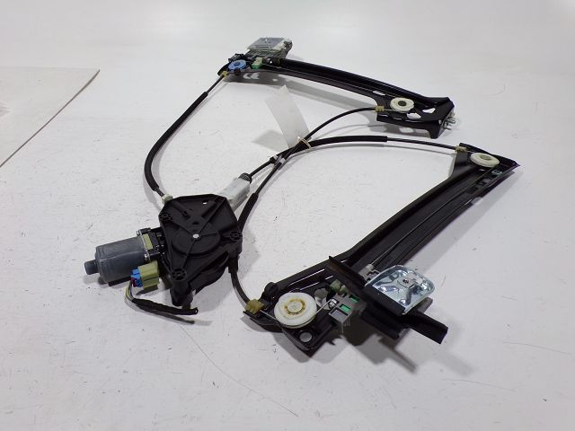 Leve-vitre electrique avant droit