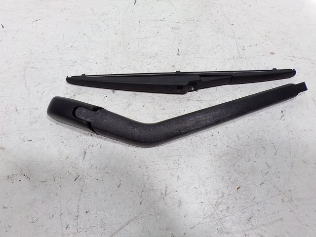 Bras d'essuie-glace arrière