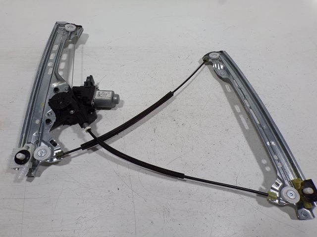 Lève-vitre électrique avant droit