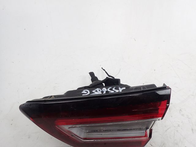 Feu arrière intérieur droit