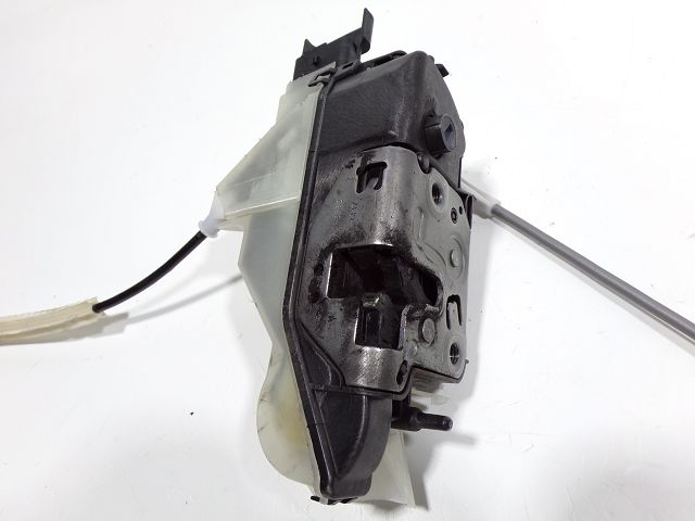 Serrure de porte avant gauche